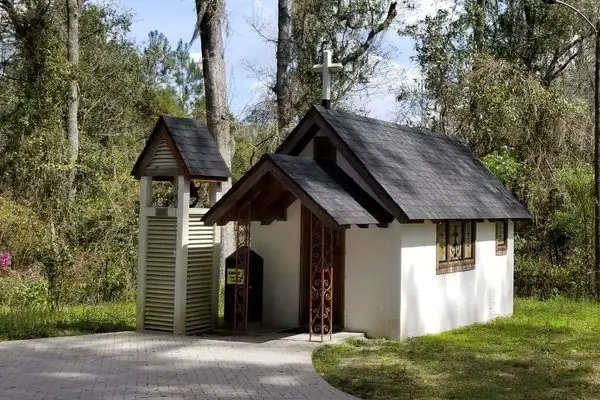 Часовня Христа в парке памяти