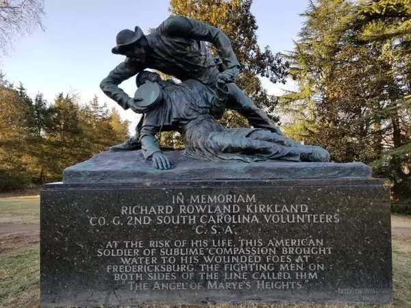 Памятник Ангелу Марии Хайтс