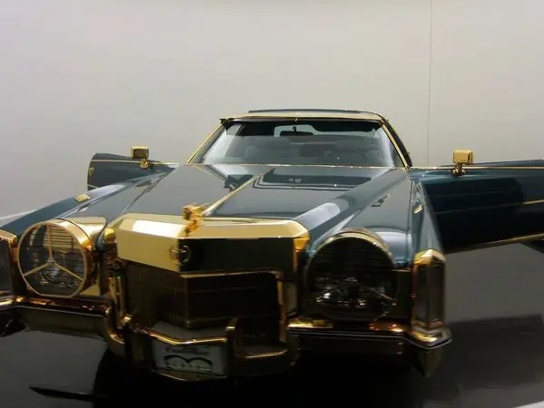 Позолоченный Cadillac Исаака Хейса