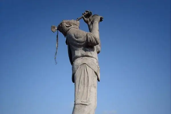 Monumento al Volador (Памятник летчику)