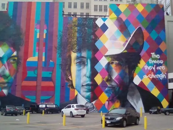 Калейдоскопическая фреска Боба Дилана