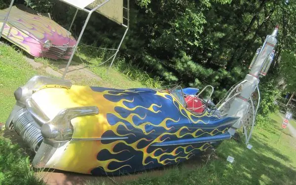 Сказочная мебель Стива Хеллера (и сад скульптур)