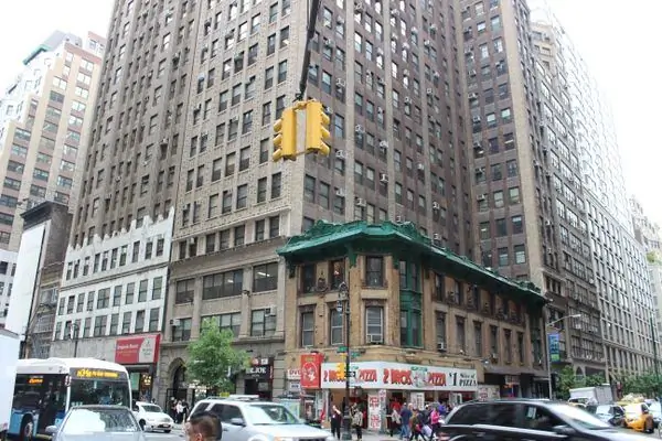 300 Западная 38-я улица