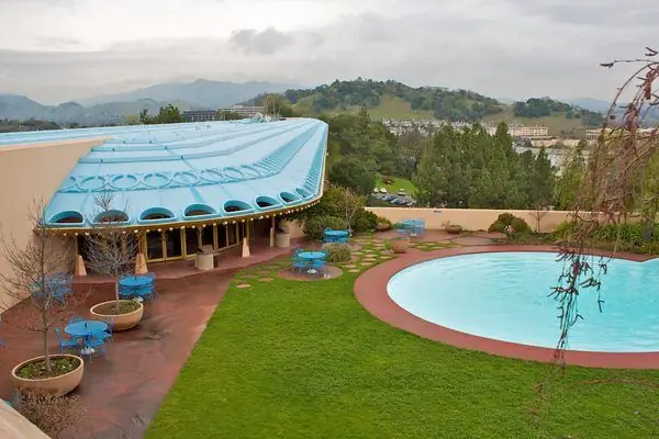 Общественный центр округа Марин Фрэнка Ллойда Райта