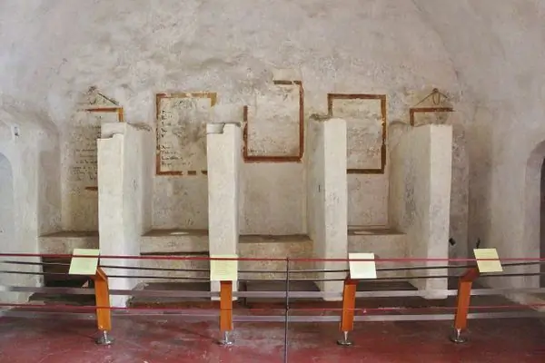 Поэмы в туалете в Museo de la Natividad