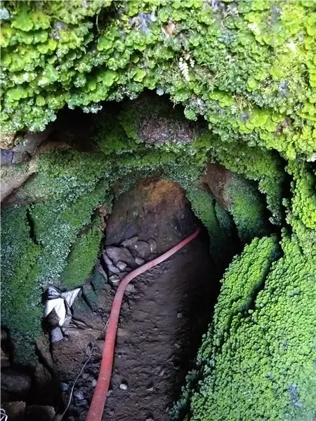 Трубы используются для обеспечения циркуляции воздуха в некоторых более глубоких шахтах