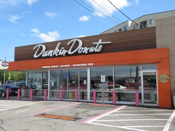 Первые Dunkin' Donuts
