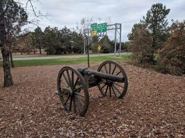 Укрепления гражданской войны в аэропорту Ричмонда