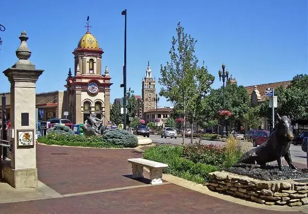 Немного Испании в центре Канзас-Сити