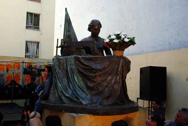 Памятник а-ля Костурера