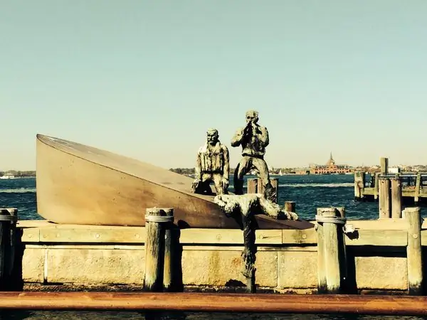 Мемориал американского торгового моряка