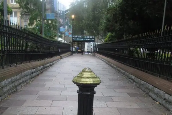 Аллея мертвецов