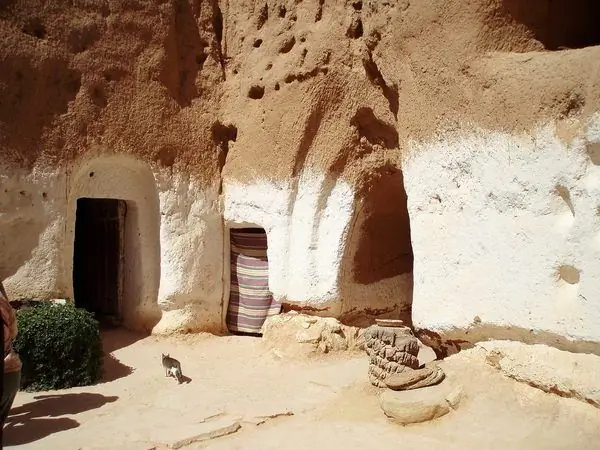 Подземные дома Матматы