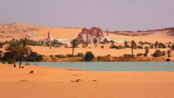 Пустынные озера Унианги