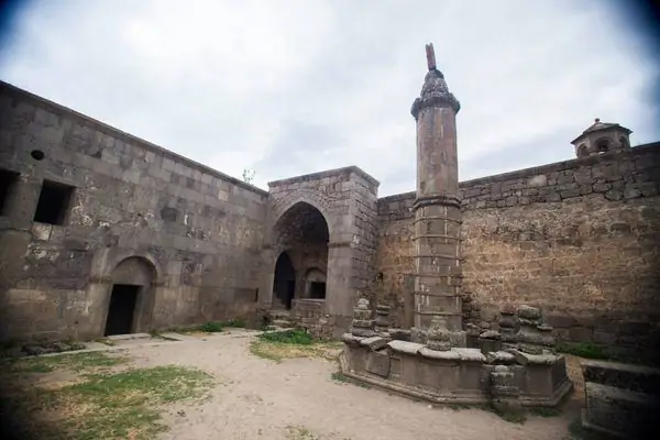 Средневековый сейсмограф в Татевском монастыре