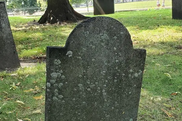 Могила Чоу Мандериен