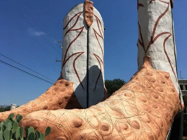 Самые большие ковбойские сапоги в мире
