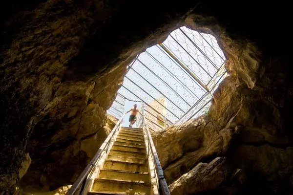 Подземное озеро Кёв Ата