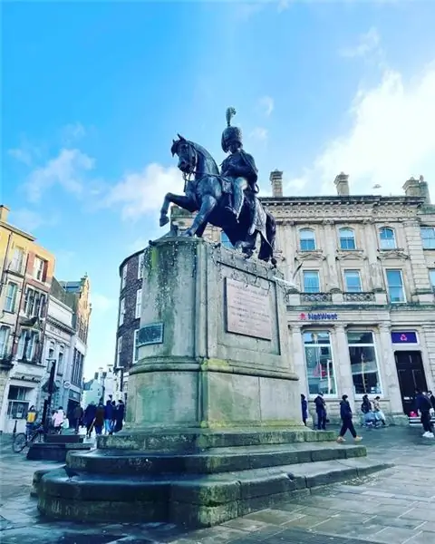 Статуя маркиза Лондондерри