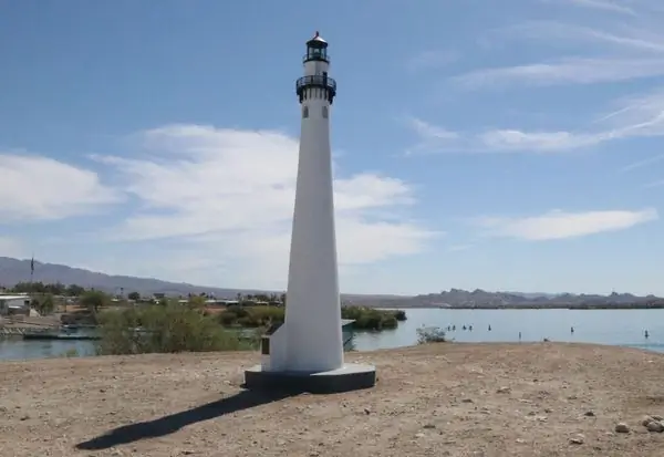 Маяки на озере Хавасу
