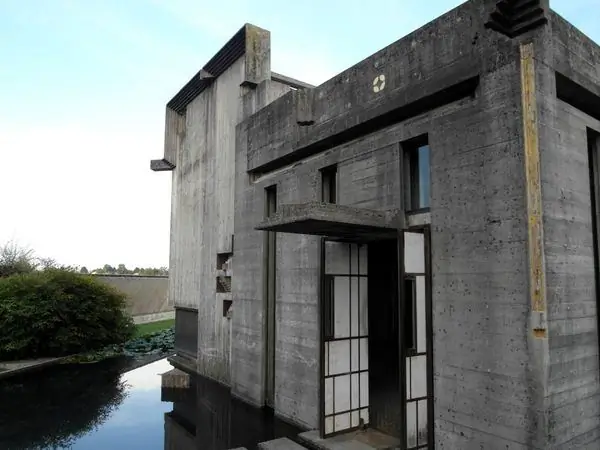 Модернистская гробница в Италии, построенная дальновидным архитектором