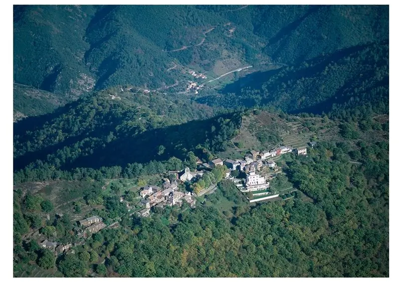 Деревня Бомонт; его расположение в национальном парке делает его вино охраняемым государством