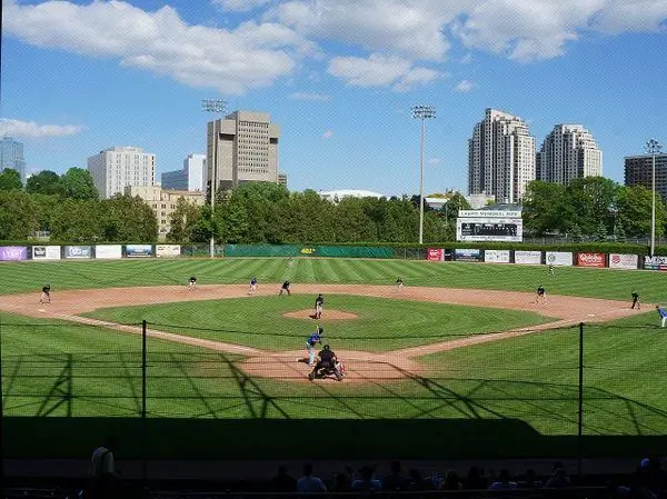 Самое старое бейсбольное поле в мире