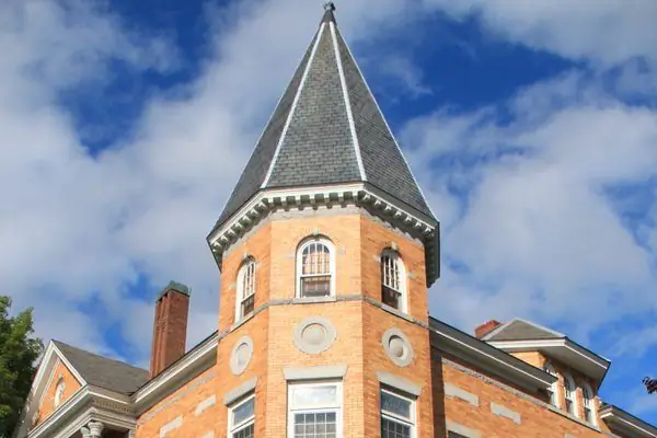 Бесплатная библиотека и оперный театр Хаскелла