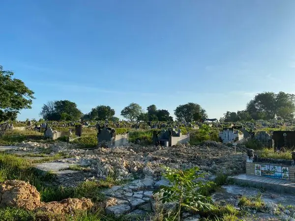 Почему Сингапур раскапывает немногие оставшиеся кладбища