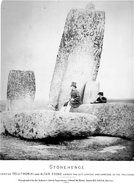 Сядьте задумчиво