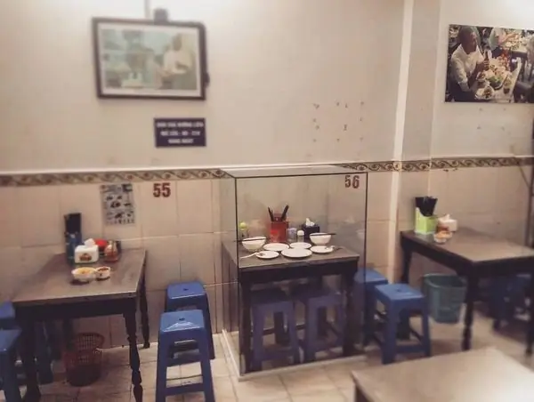 Энтони Бурден и Барак Обама за обеденным столом