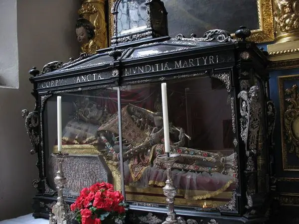 Драгоценный скелет святой Мундиции