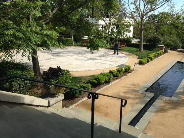 Лабиринт и сады осознания мира