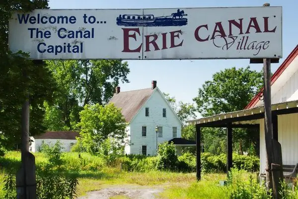 Эри Канал Виллидж