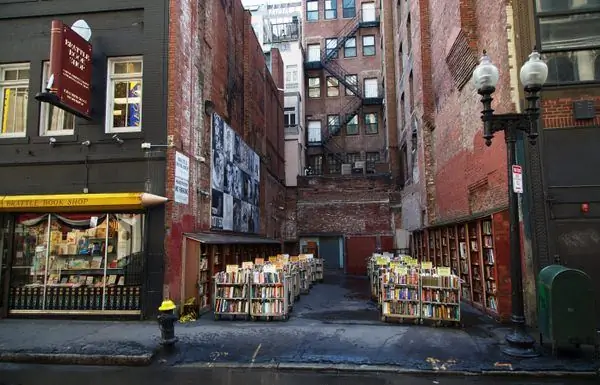 Книжный магазин Brattle