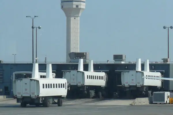 Мобильные залы ожидания в аэропорту Даллес