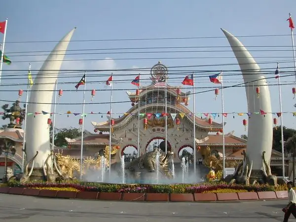 Культурный тематический парк Suoi Tien