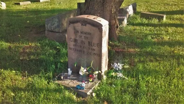 Девушка в голубом