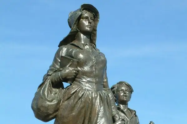 Статуя женщины-первопроходца в Оклахоме