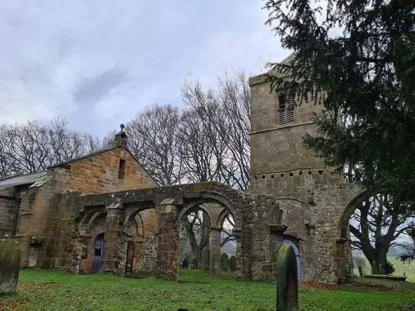 Старая церковь Уорлтона