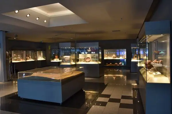 Археологическая выставка в международном аэропорту Афин