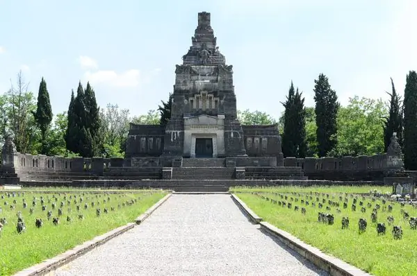 Странное кладбище Креспи д’Адда