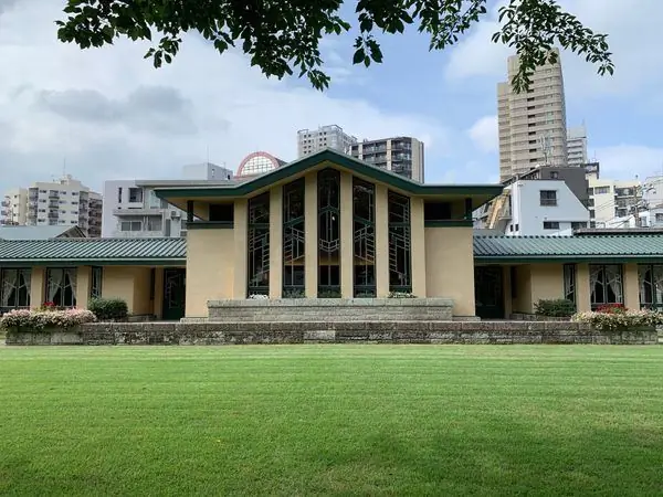 Японская школа, спроектированная Фрэнком Ллойдом Райтом