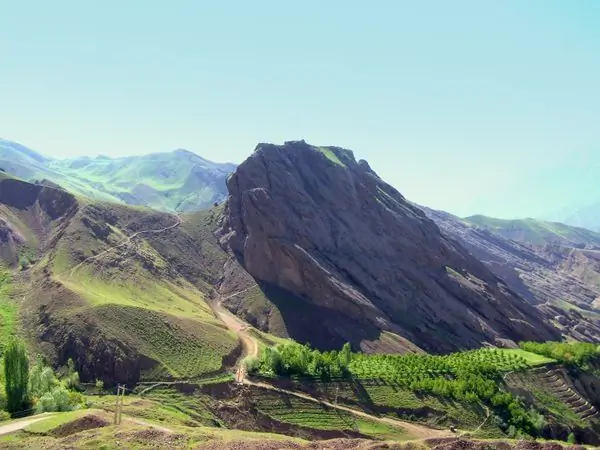 Древняя крепость ассасинов в Иране