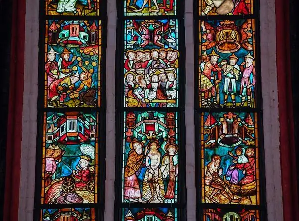 Средневековые хоровые окна