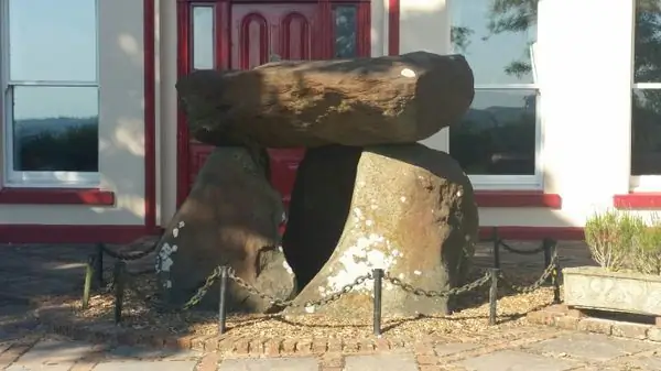 Баллилумфордский дольмен