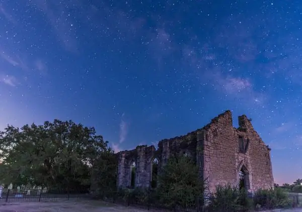 Руины заброшенной церкви техасского города-призрака
