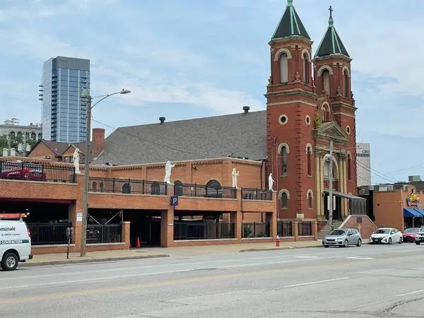 Церковь Святой Парковки Строение