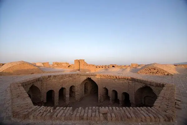 Дейр-э Гачин Караван-сарай