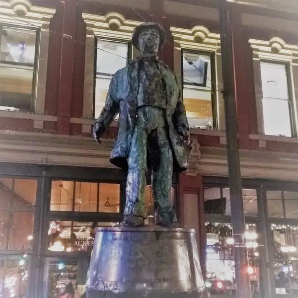 Статуя Гасси Джека